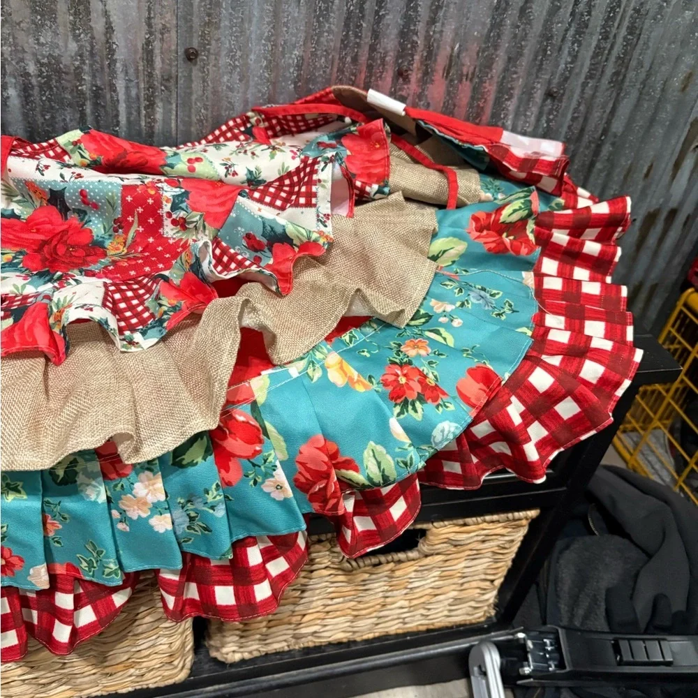 RETIRED The Pioneer Woman 48" 4-Tier Linen Ruffle Christmas Tree Skirt Gingham - Picture 2 of 4